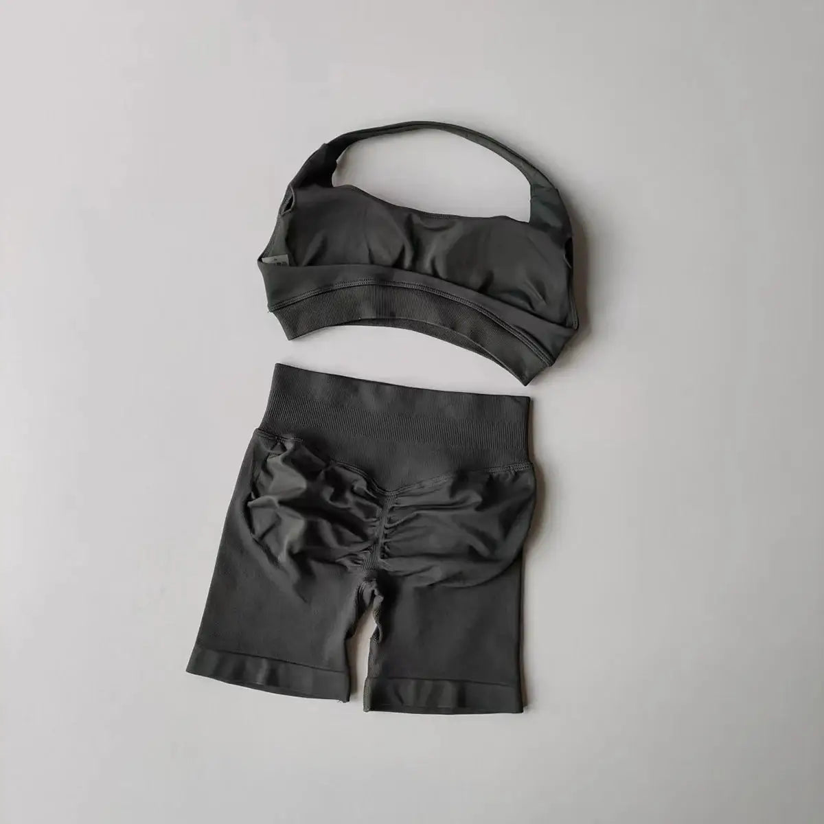 2 Pieces Yoga Suit for Women Seamless Fitness Gym Clothes Halter Sports Bra Matching Shorts Workout Sets Gym Set Outfit