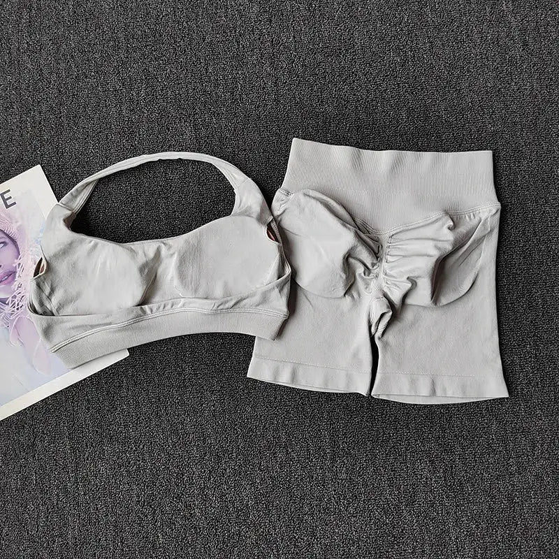 2PCs Peach High Waist Belly Hip Lifting Sports Bras Shorts Suit Gathering Shock-proof Neck Halter Yoga Suit Running Fitness Set