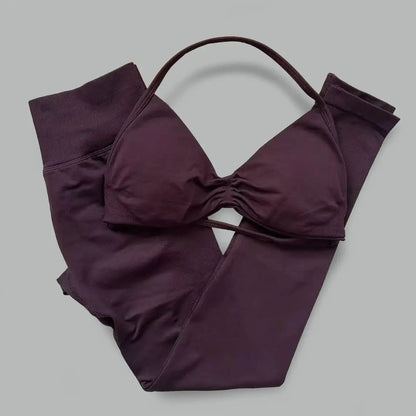 2-Piece Set Women's Seamless Clean (No Logo) Yoga Set, Halter Neck Sports Bra & High-Waisted Lifting Leggings for Gym Workouts