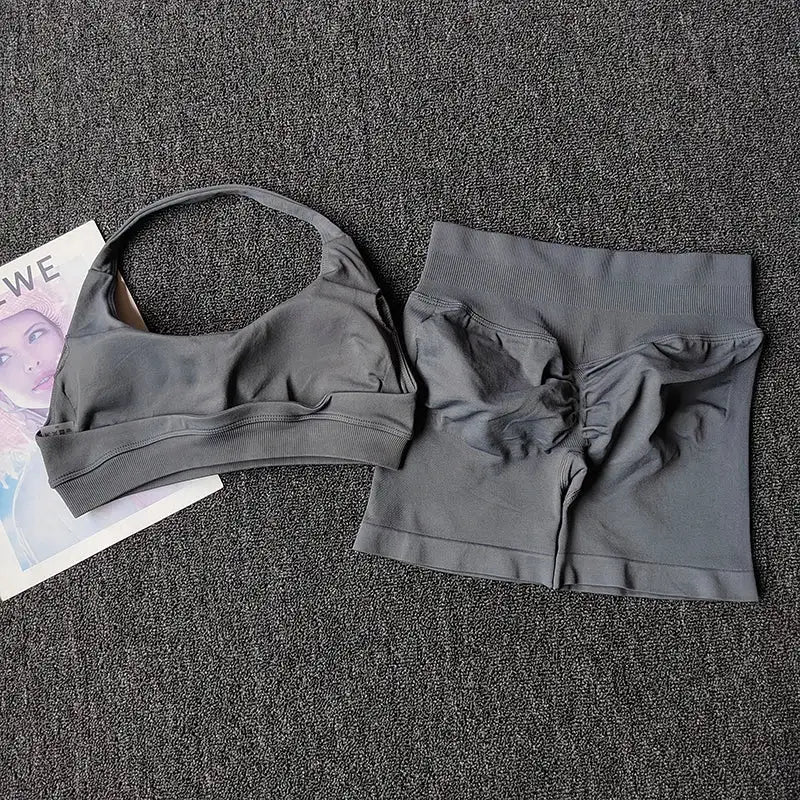 2PCs Peach High Waist Belly Hip Lifting Sports Bras Shorts Suit Gathering Shock-proof Neck Halter Yoga Suit Running Fitness Set